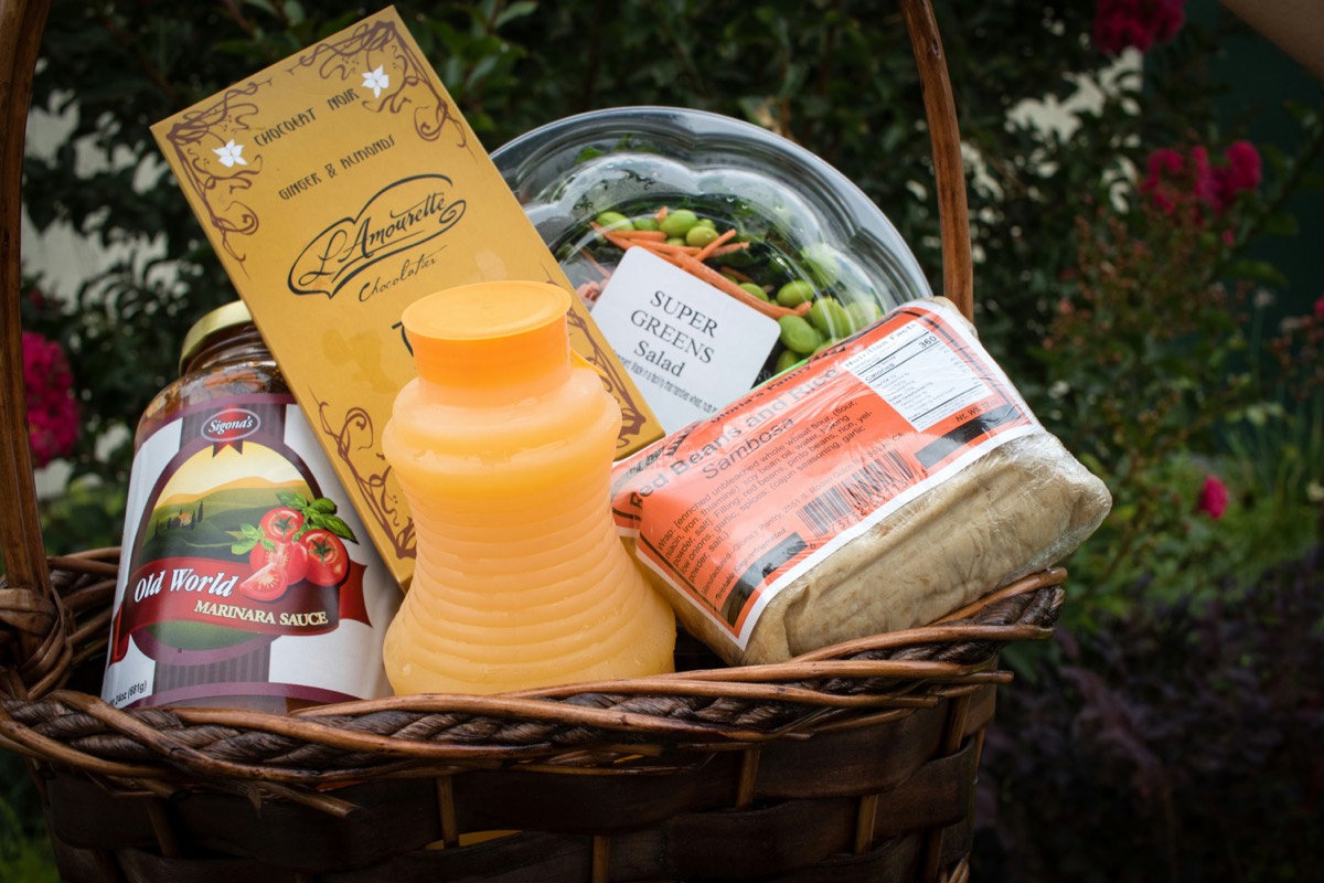 Italian Delights basket with marinara sauce and gourmet pantry goods